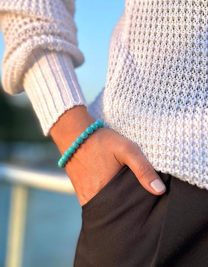 Bracelet Turquoise Naturelle 8 mm porté au quotidien